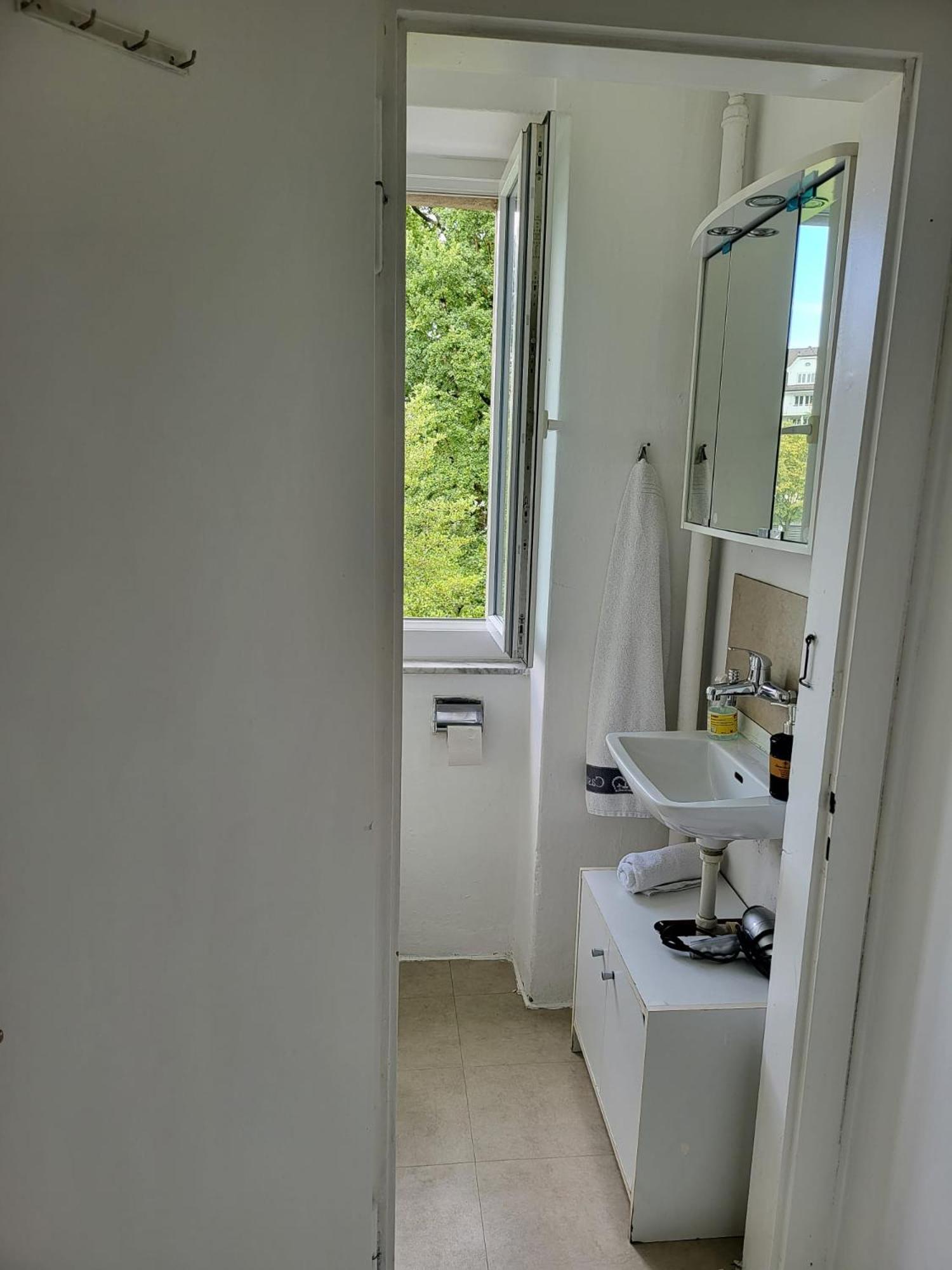 Bastis Central Guesthouse Lucerne City Exterior foto